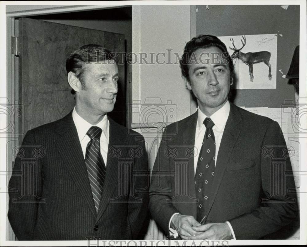 1974 Press Photo Henry Holth of Houston Ballet poses with another man.- Historic Images