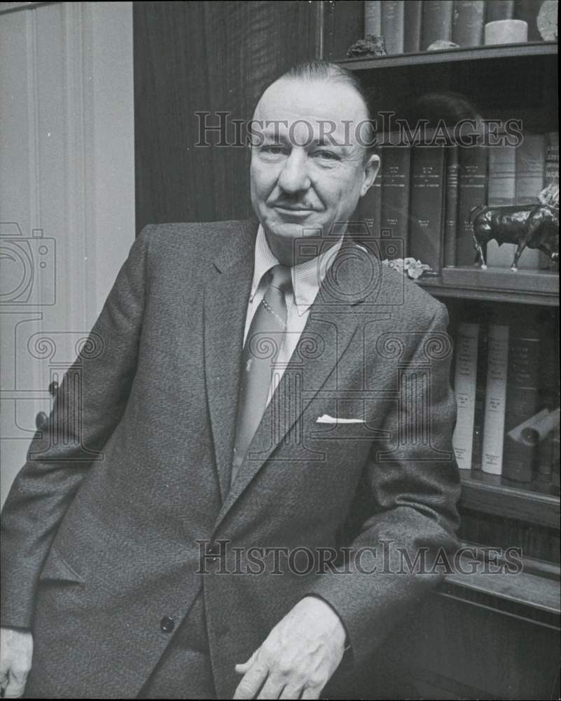 1957 Press Photo Morgan J. Davis, chairman of Humble Oil and Refining Company- Historic Images