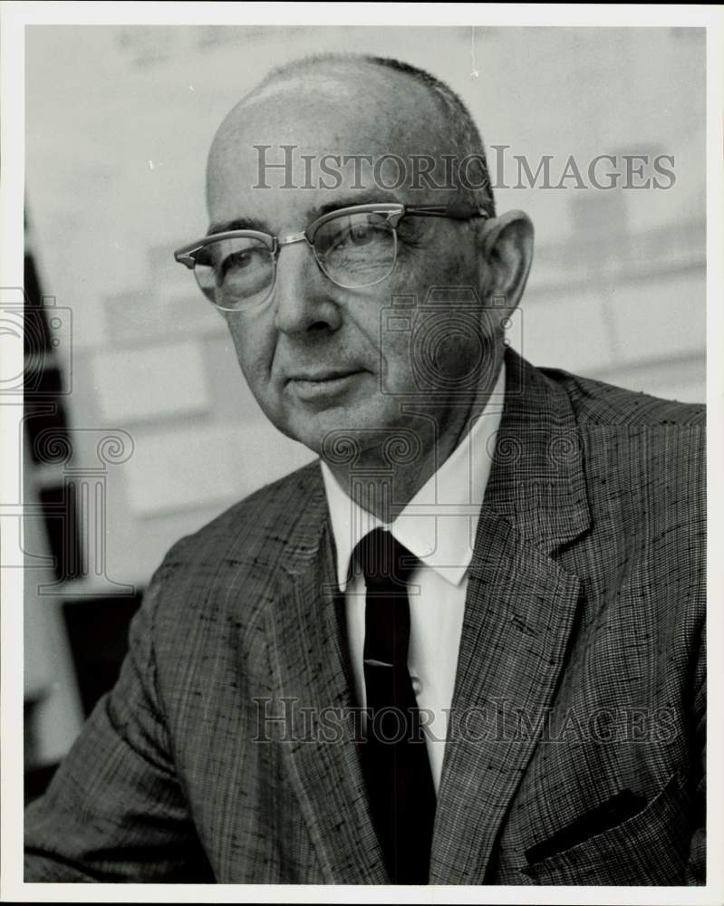 1962 Press Photo Dr. Edwin Martin, Deputy Superintendent of Houston schools.- Historic Images