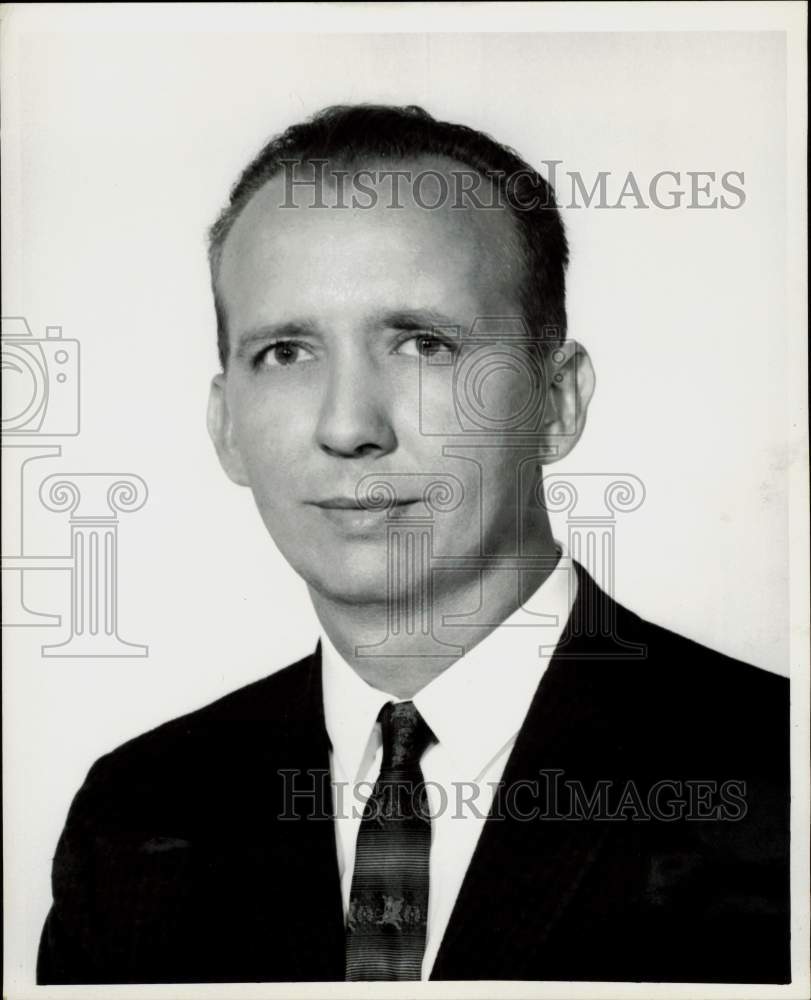 1963 Press Photo Robert Snelson, Texas&#39; Champion Papers purchase manager- Historic Images