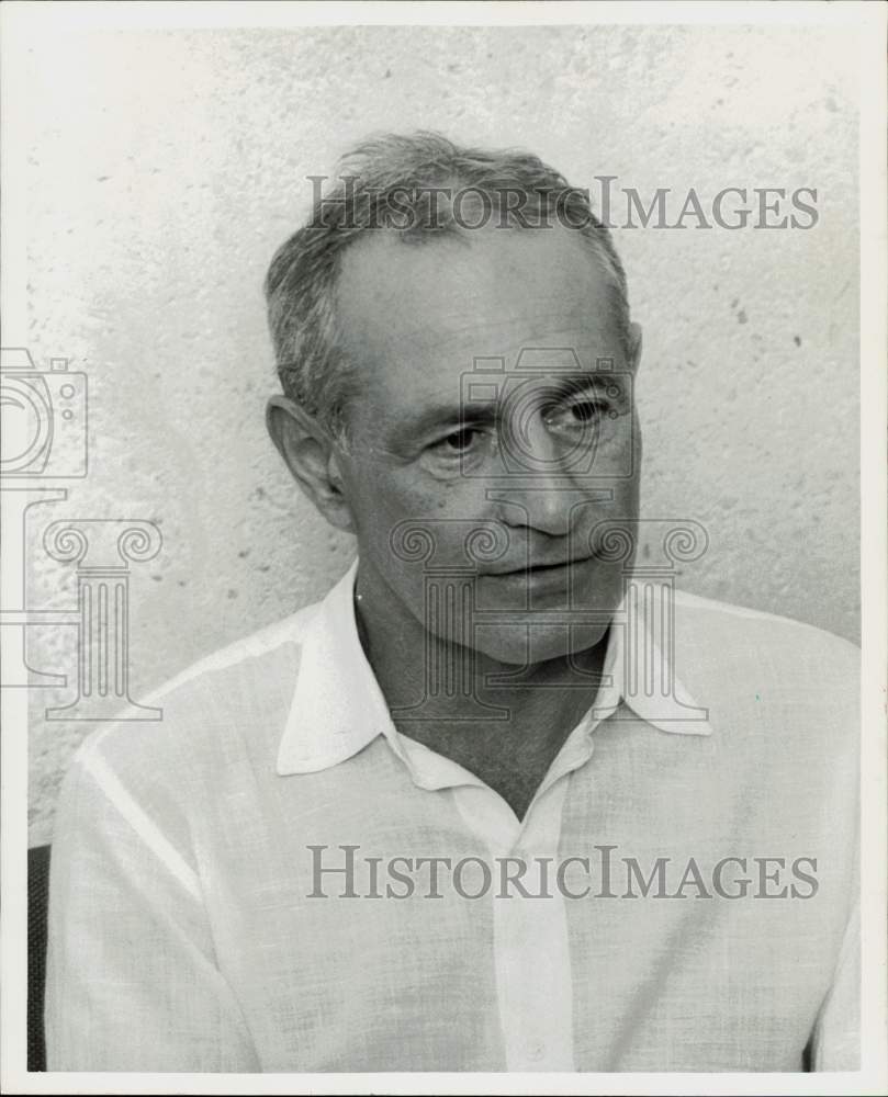 1976 Press Photo Dr. Frederick Leboyer, obstetrician and author - hpa73049- Historic Images