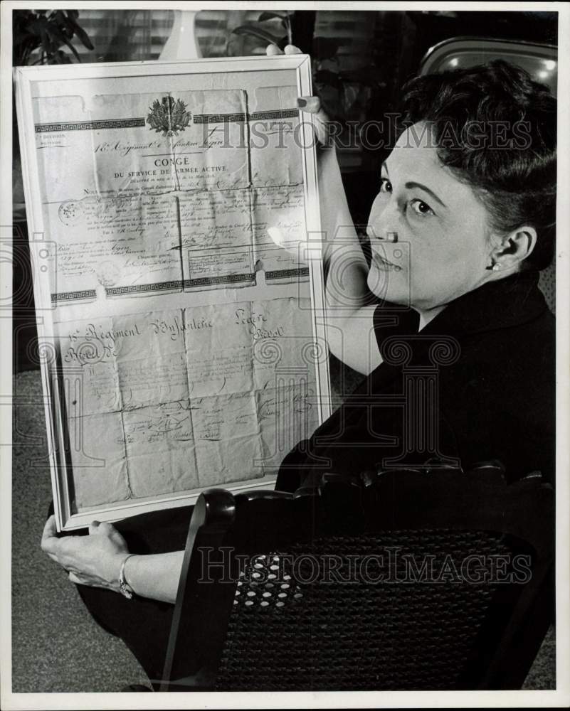 1965 Press Photo Mrs. James A. Lewis with 1824 keepsake from France. - hpa73106- Historic Images