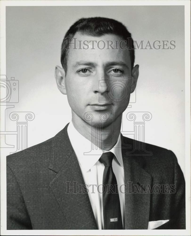 1958 Press Photo Gerald S. Culver, sales representative, American Cyanamid Co.- Historic Images