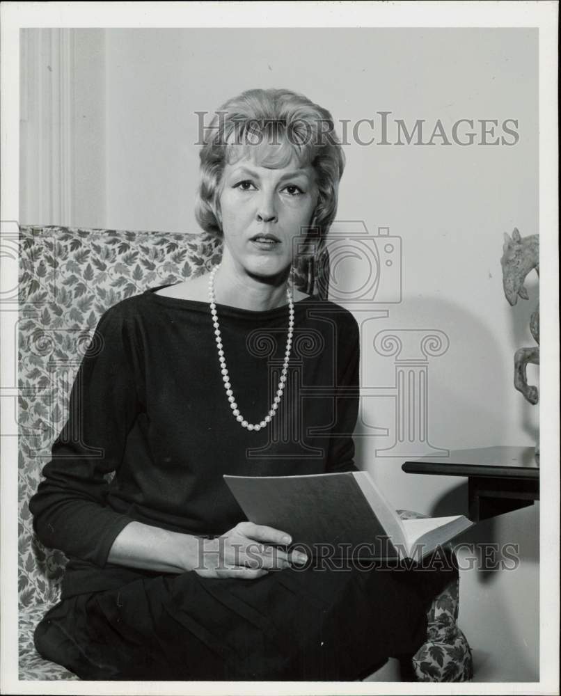 1961 Press Photo Mrs. Charles Leftwich, Sakowitz Sales Promotion assistant.- Historic Images