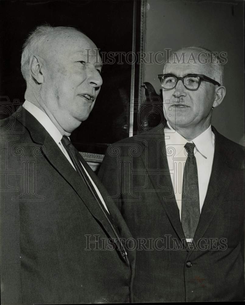 1959 Press Photo Dr. Harrison and William Houston of Rice University, talking.- Historic Images