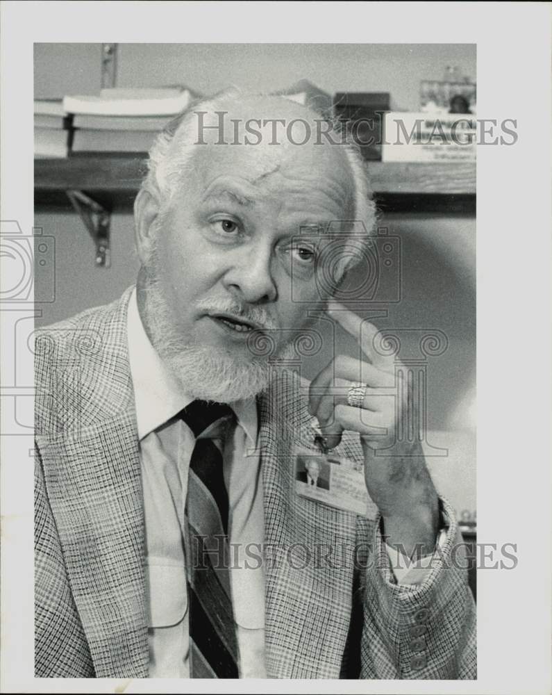 Press Photo Roy Martin, counselor at M.D. Anderson - hpa73473- Historic Images