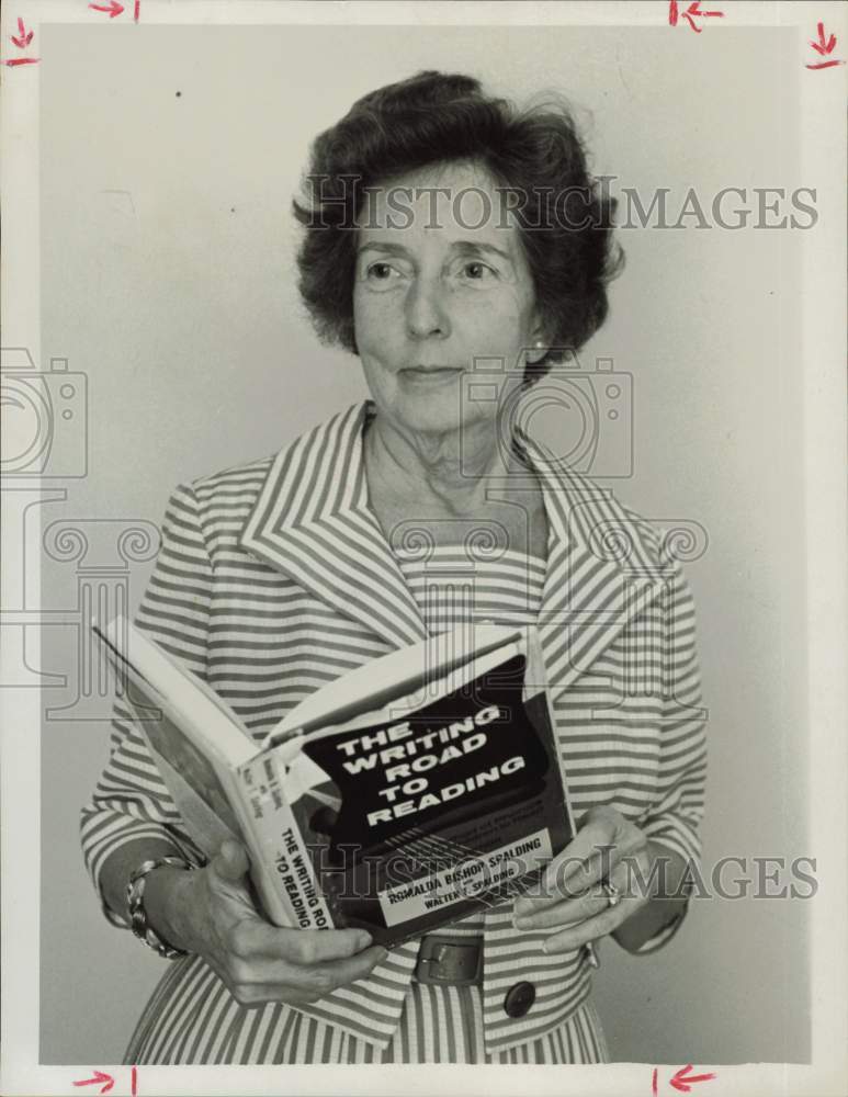 1963 Press Photo Mrs. Romalda Bishop Spalding, Hawaii teacher & textbook author.- Historic Images