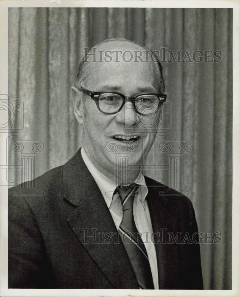 1972 Press Photo Frank McKnight, Export Marketing Service sales manager.- Historic Images