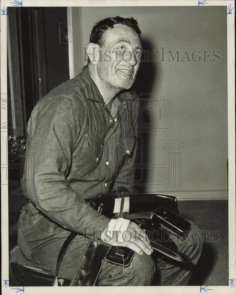 1961 Press Photo Peter E. Long, Becky&#39;s grandfather with search gear.- Historic Images