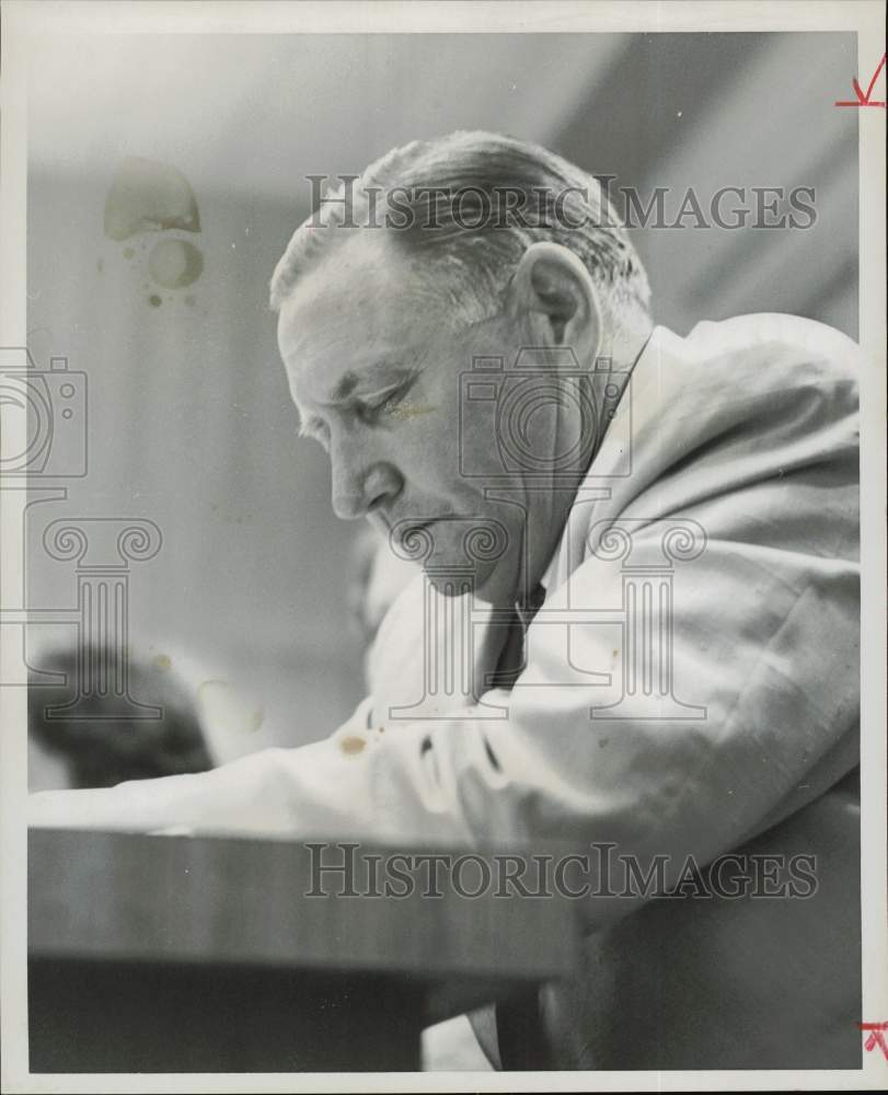 1960 Press Photo Stone Wells, vice president of Tennessee Gas Transmission Co.- Historic Images