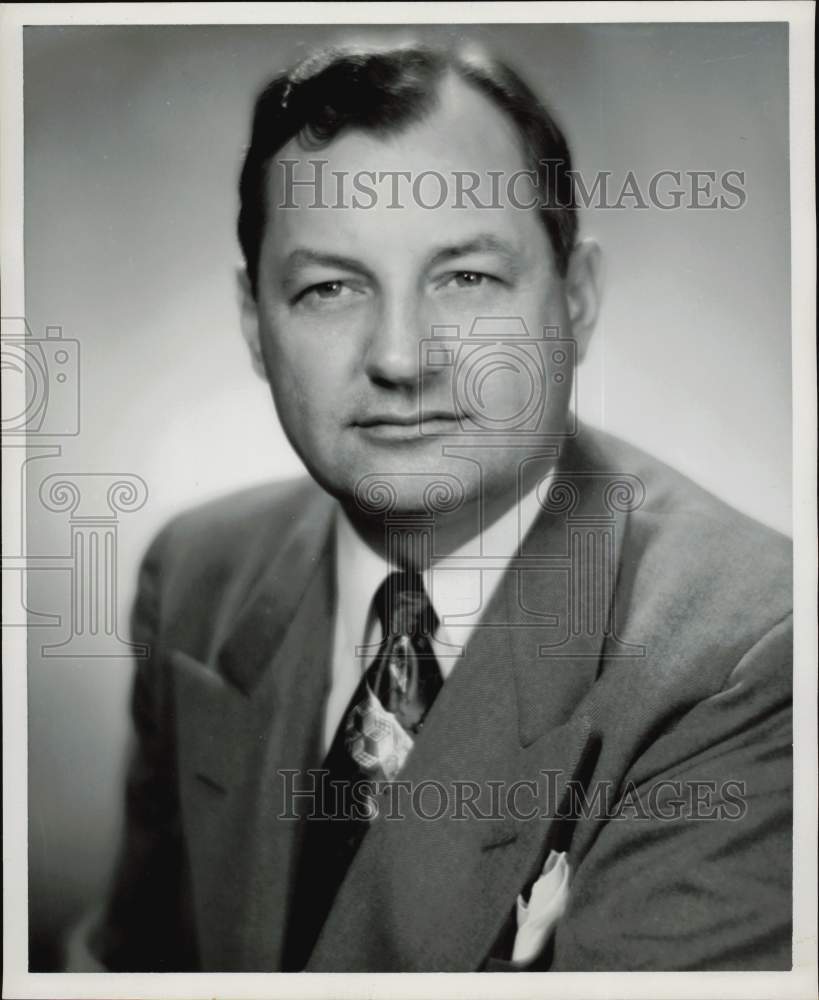 1952 Press Photo Val Jean McCoy, Shell Oil Company officer. - hpa74064- Historic Images