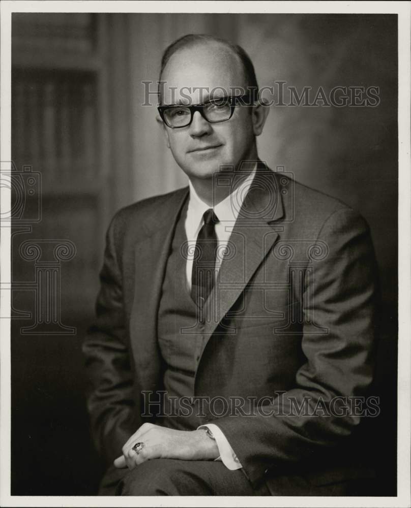 1973 Press Photo Ross Spicer, SW Bell vice president of Houston area.- Historic Images