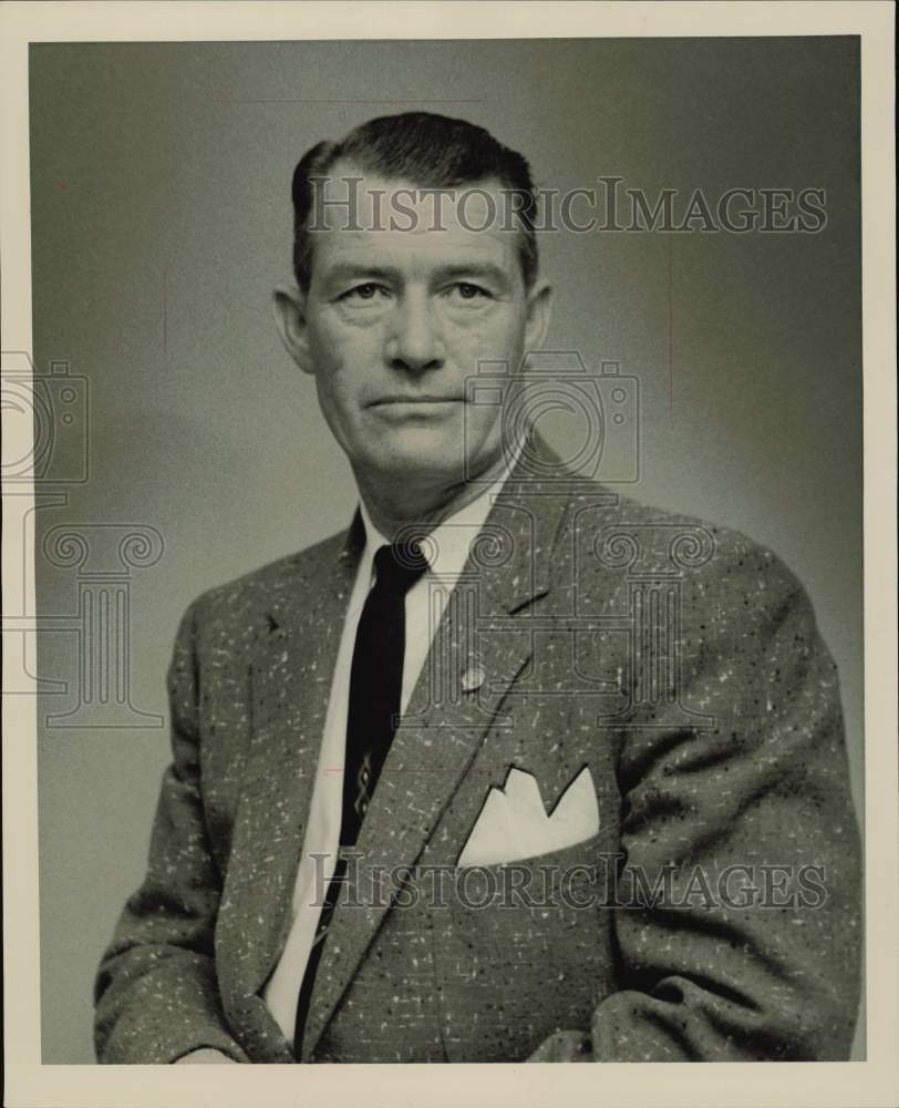 1957 Press Photo Sammie Lewis, salesman for Halliburton Oil Well Cementing Co.- Historic Images