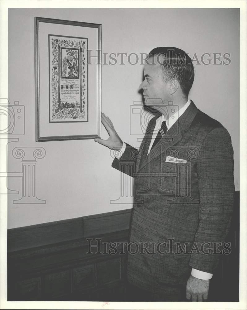 1955 Press Photo Attorney General of Texas John Ben Shepperd examines scroll.- Historic Images