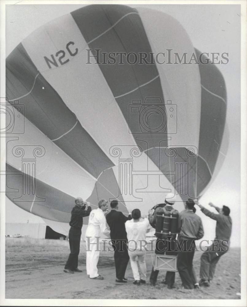 1965 Press Photo Donald Louis Piccard, balloonist in Waller, Texas. - hpa75004- Historic Images