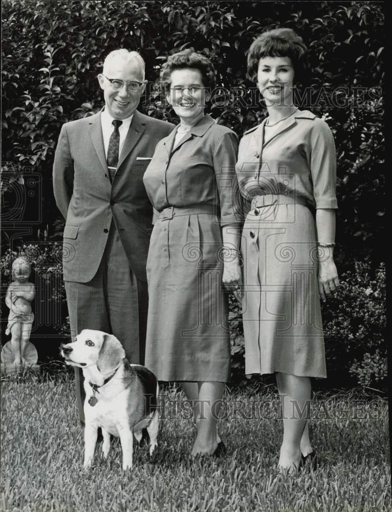 1961 Press Photo Mr. and Mrs. Benjamin Woodson and daughter Mary of Houston.- Historic Images