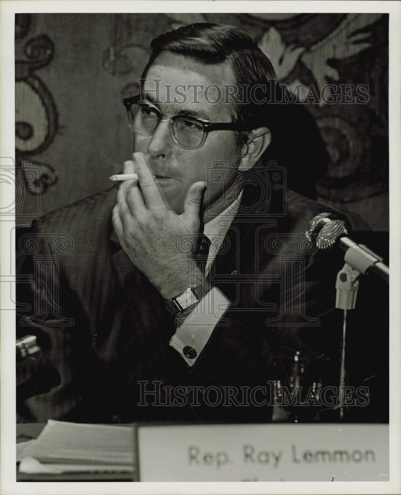 1970 Press Photo Representative Ray Lemmon smokes cigarette - hpa75445- Historic Images