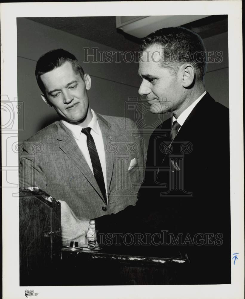 1964 Press Photo C.H. Leonard and James Squier, Houston MD Association leaders- Historic Images