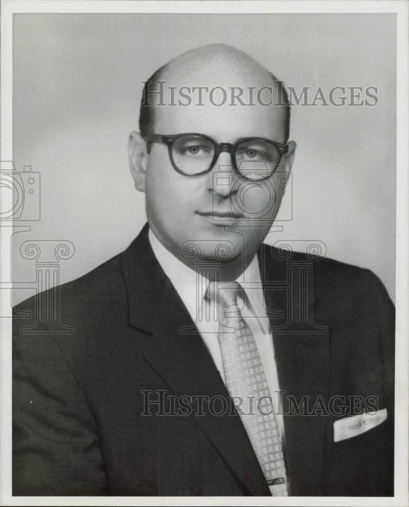 1957 Press Photo Seymour Lerish, former manager of Houston&#39;s Lane Bryant store.- Historic Images