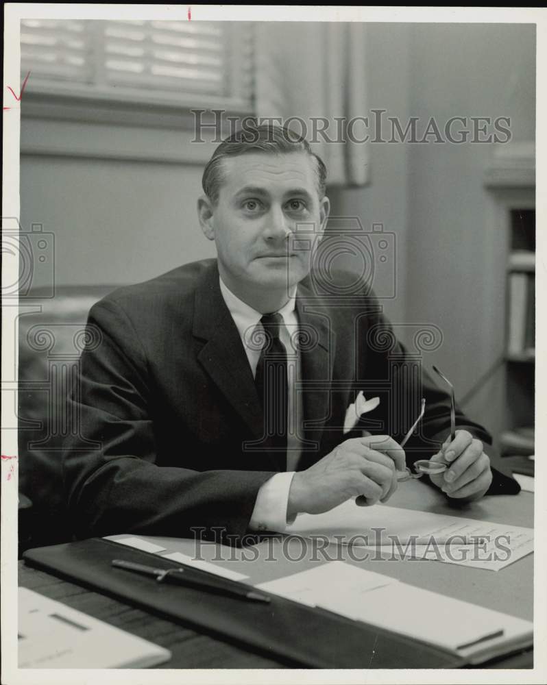 1963 Press Photo Dr. John Logan, Jr., Hollins College President - hpa75570- Historic Images
