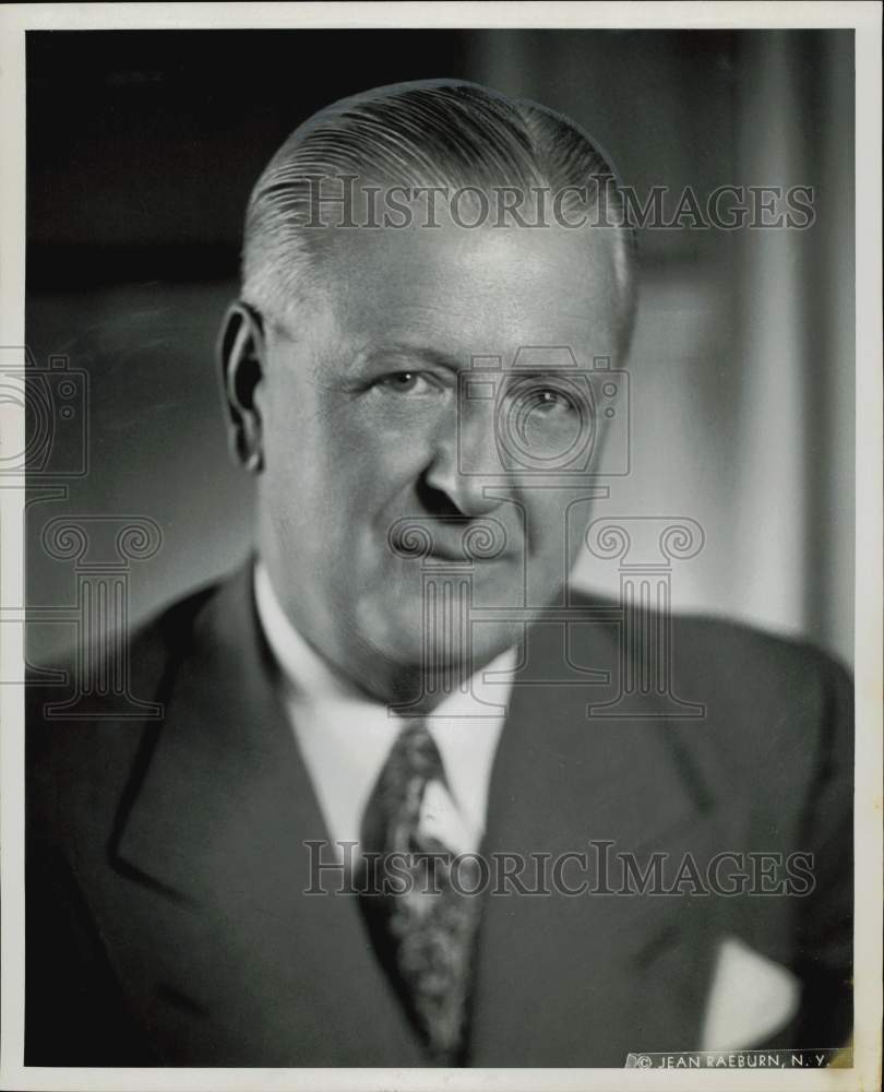 1960 Press Photo P.C. Spencer, Chairman of the Board, Sinclair Oil Corporation.- Historic Images