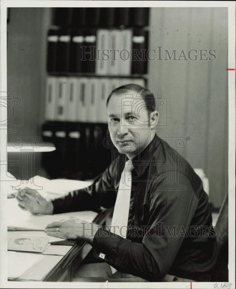1970 Press Photo Richard McWilliams, Pasadena&#39; Southmore Hospital administrator.- Historic Images