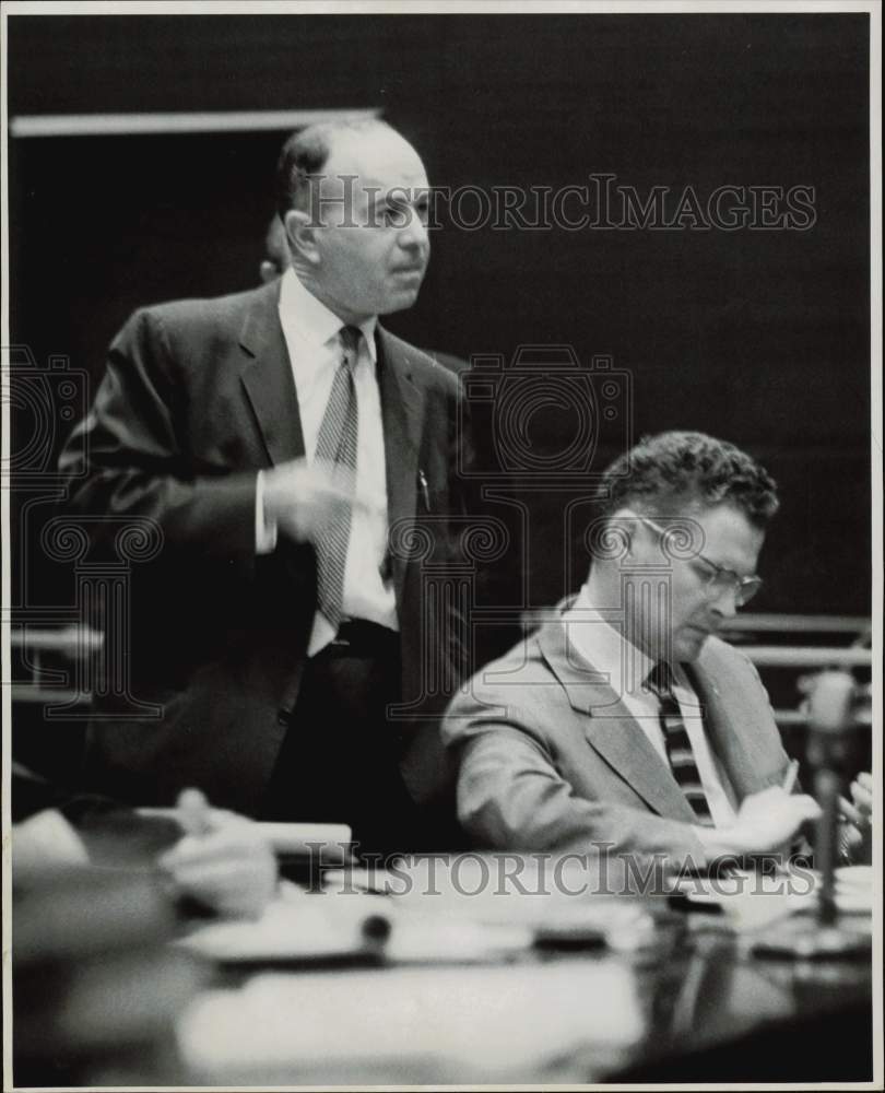 1959 Press Photo District Attorney Dan E. Walton and Eugene Brody, in court.- Historic Images