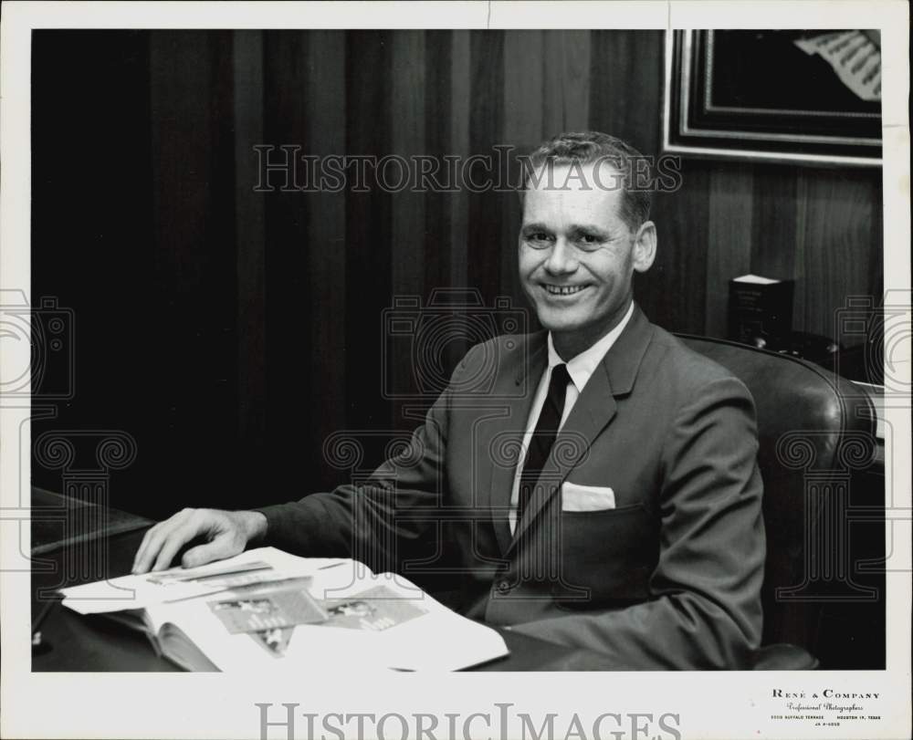 1962 Press Photo C.H. Leonard, Vice president of South Main State Bank.- Historic Images