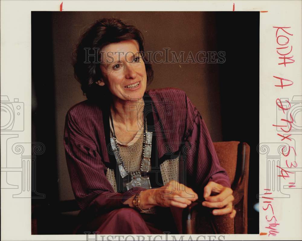 1990 Press Photo Arlie Hochschild, book author and professor of sociology.- Historic Images