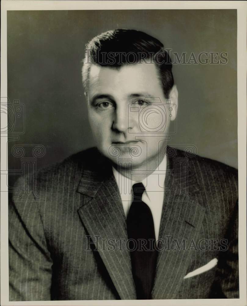 1948 Press Photo H.R. Moorehead, Jr. Gulf Oil Corporation Treasurer. - hpa76566- Historic Images