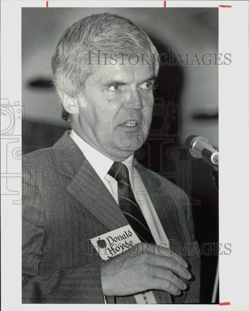 1981 Press Photo Donald Hovde, Undersecretary for HUD - hpa76649- Historic Images