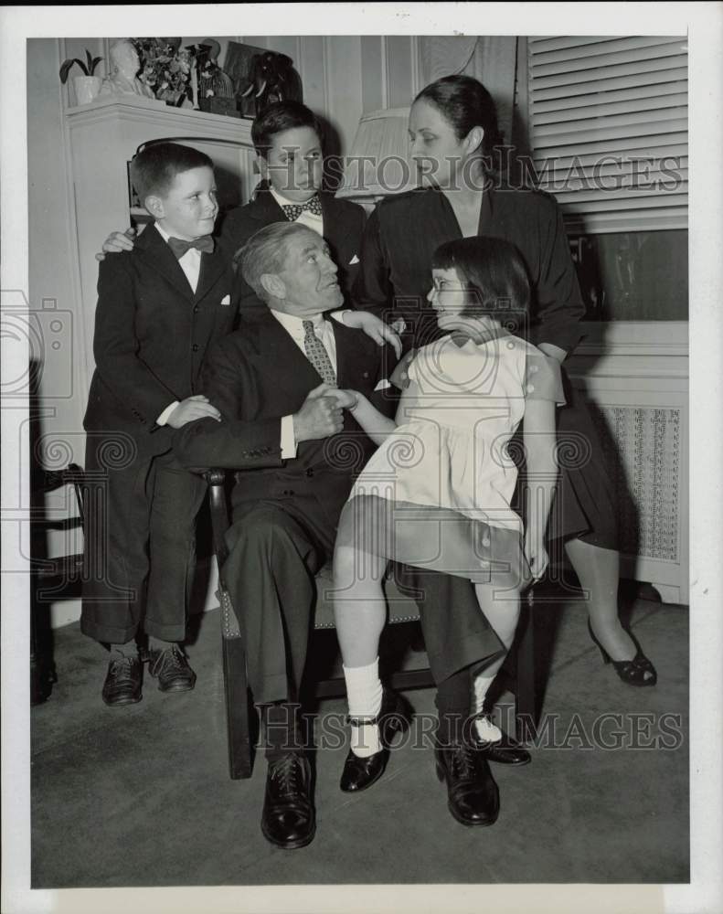 1952 Press Photo U.S. Attorney General Patrick McGranery with family in PA.- Historic Images