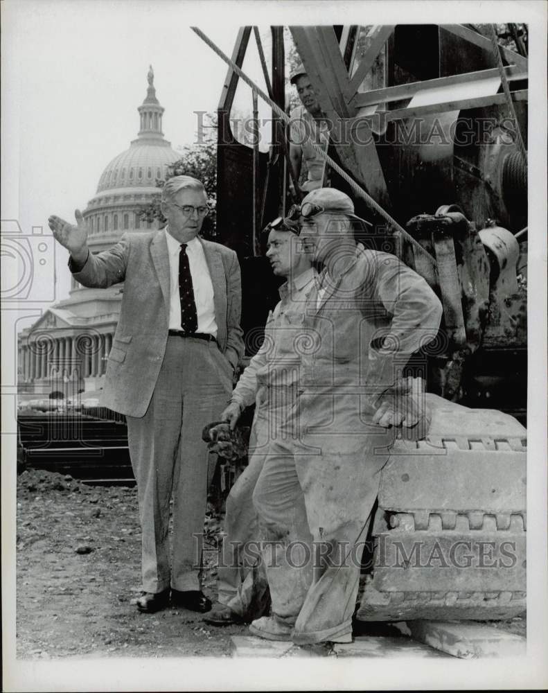 1958 Press Photo Patrick McNamara, Democratic Senator from Michigan with workers- Historic Images