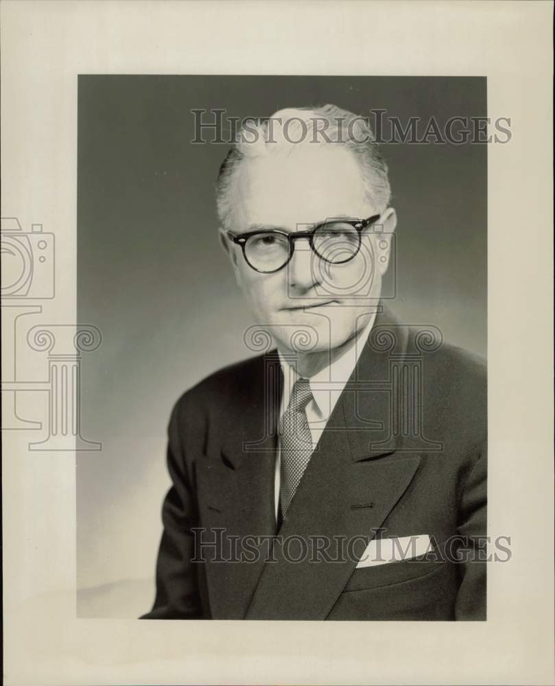 1956 Press Photo Richard Purdy, American Motors' VP of Finance and Treasurer- Historic Images