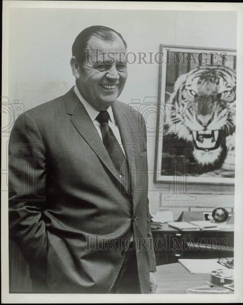 1972 Press Photo Robert Prescott, Flying Tiger Corporation President - hpa77098- Historic Images
