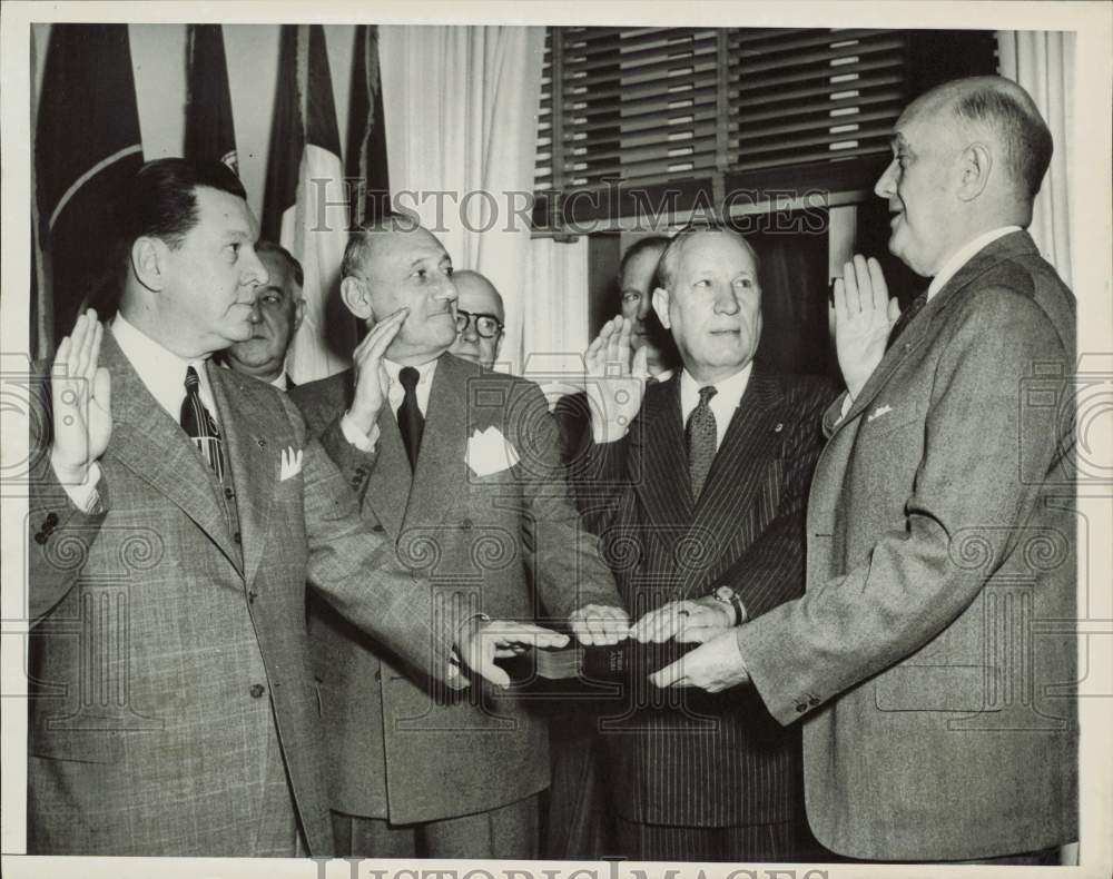 Press Photo Frank McKinney and other Defense Housing Commission oath ceremony- Historic Images