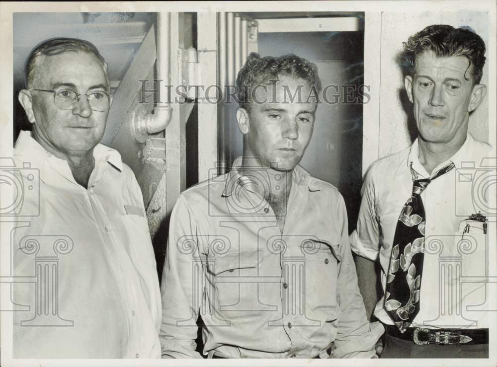 1949 Press Photo R.A. Leviness shown with Sheriff A.D. Lindsey and C.V. Kern.- Historic Images