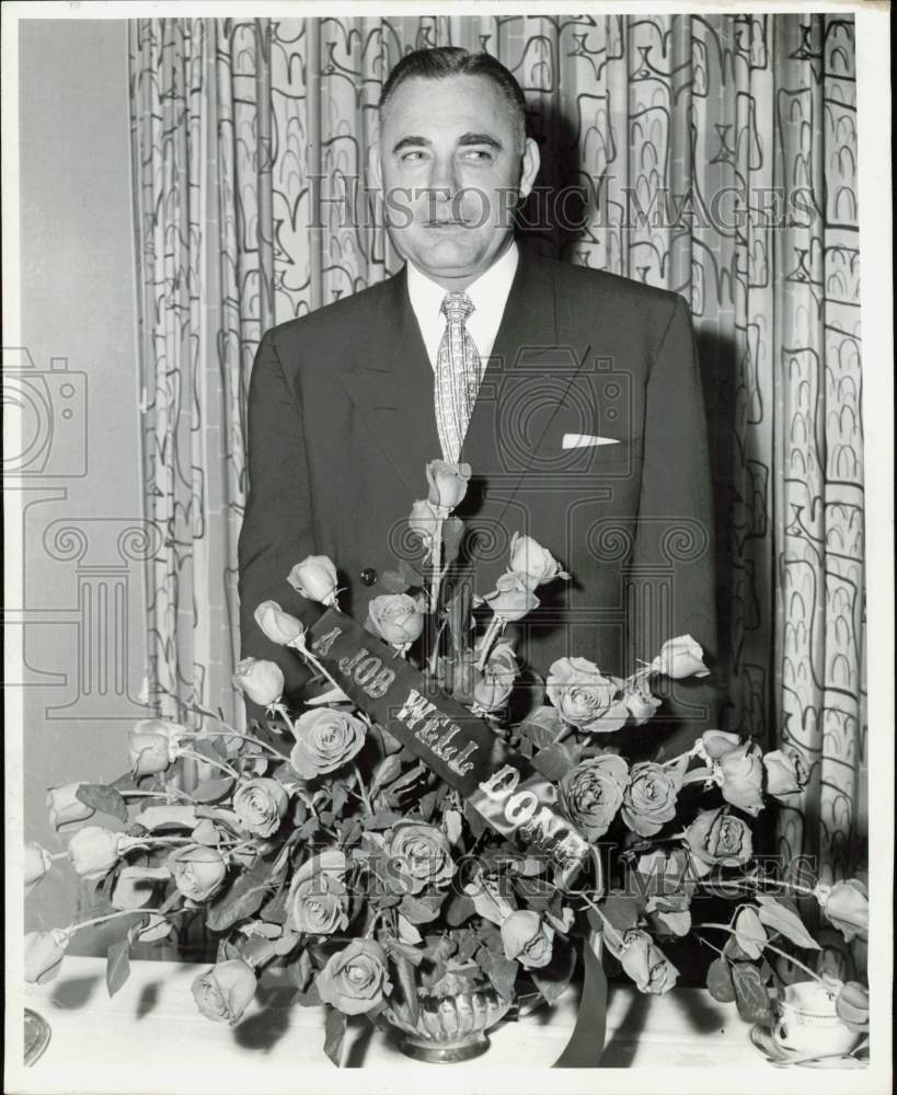 1956 Press Photo Mayor Otto Plummer attends Hotel Beaumont coffee party.- Historic Images