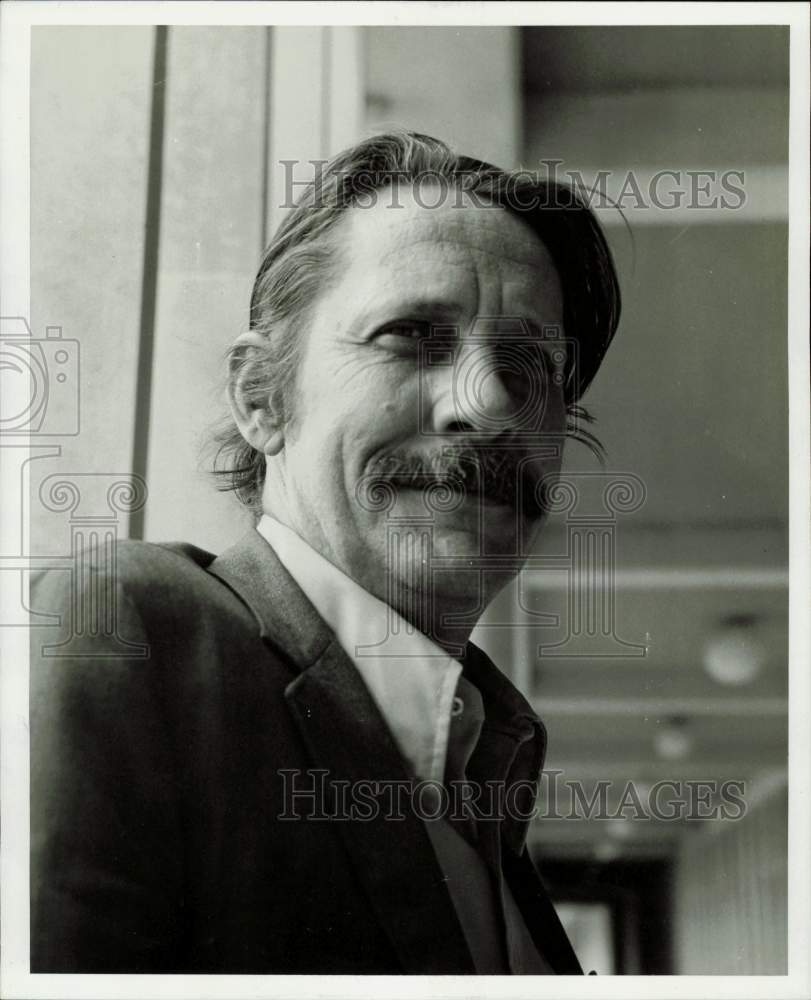 1972 Press Photo Dr. Clark Read, Rice University Department of Biology head.- Historic Images