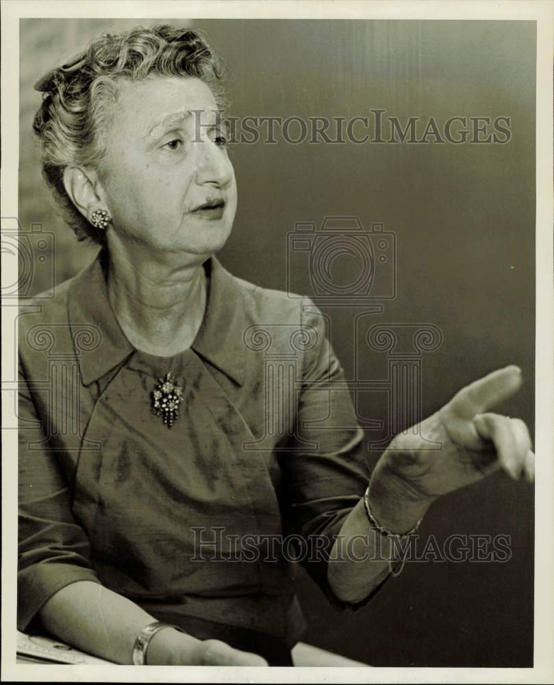 1968 Press Photo Ermance Rejebian book reviewer in Texas - hpa78009- Historic Images