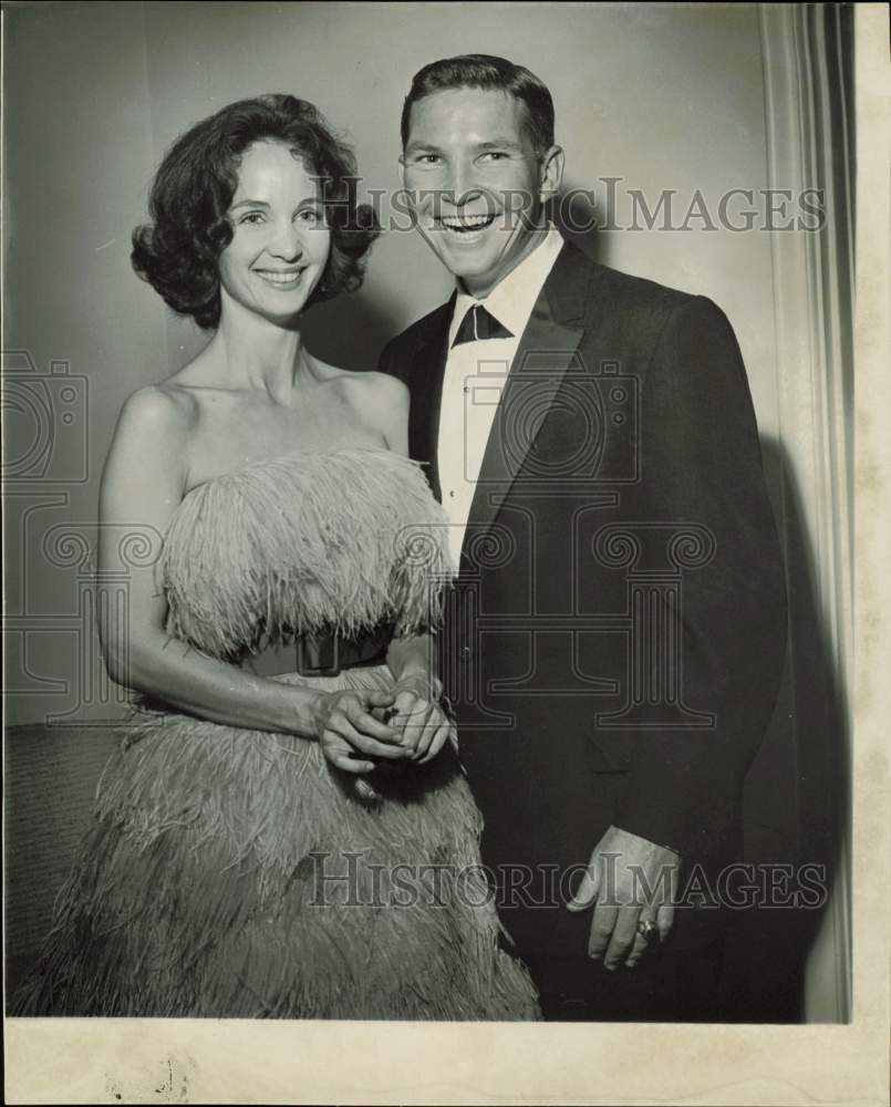 1960 Press Photo Mr. and Mrs. John O&#39;Leary of Houston Oilfield Materials- Historic Images