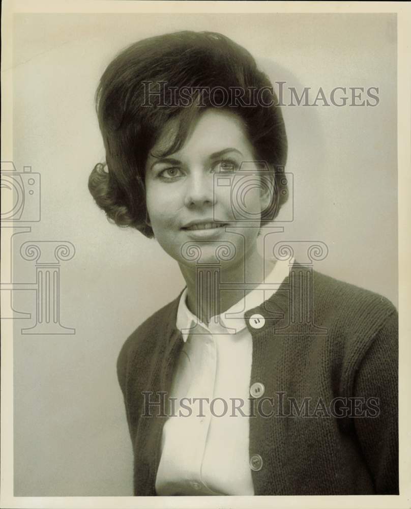 1966 Press Photo Mrs. Larry (Linda) Norwood of Houston, wife of seaman.- Historic Images