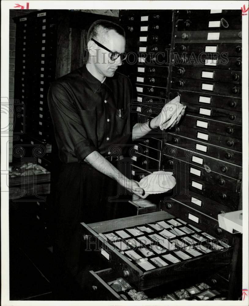 1963 Press Photo Dr. Peter Rodda examines Rio Bravo Collection at UT - hpa78375- Historic Images