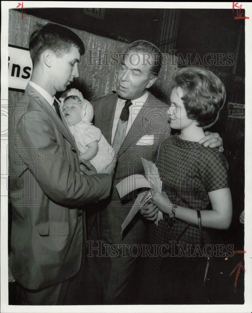 1962 Press Photo Gayelord Hauser meets with Houstonians after his health lecture- Historic Images