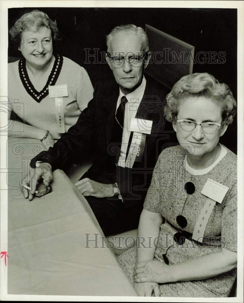 1965 Press Photo Louis Higginbotham attends a business convention in Houston- Historic Images