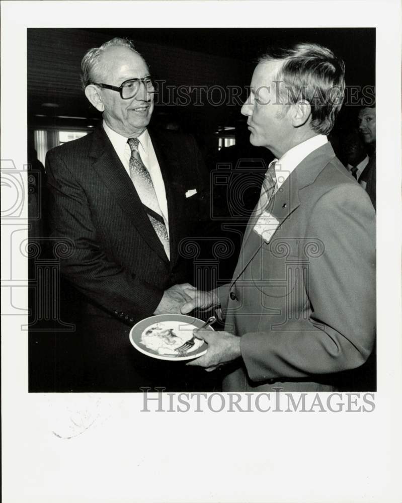 1983 Press Photo Harris Co. Tax Assessor Carl Smith, Judge Jon Lindsay at event- Historic Images