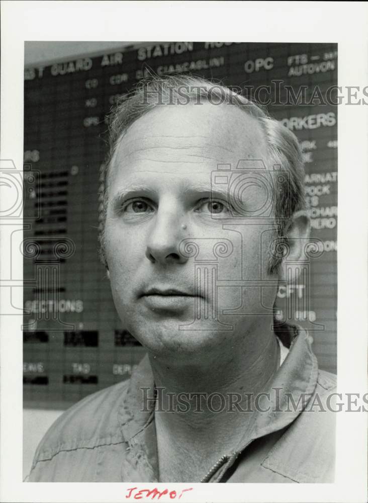 1978 Press Photo U.S. Coast Guard Commander Terry Post at Ellington - hpa78819- Historic Images