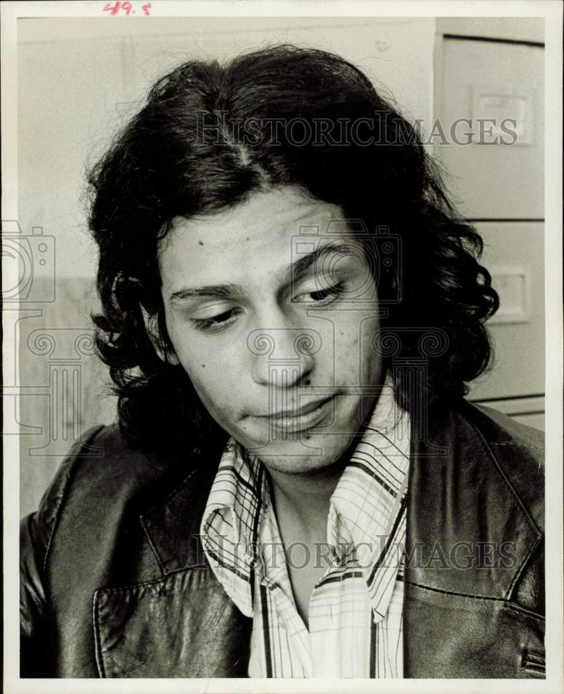 1976 Press Photo Ray Martinez, charged with aggravated robbery in Houston- Historic Images