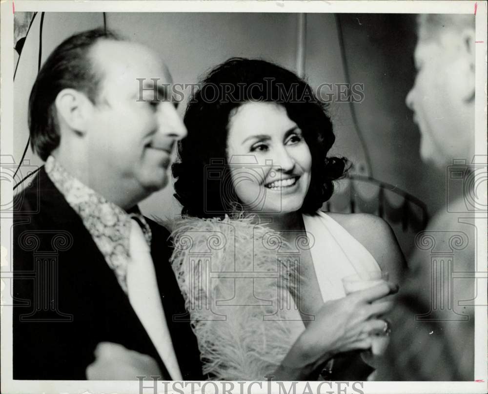 1972 Press Photo Bob and Warner Roberts attend fund-raiser in Houston.- Historic Images