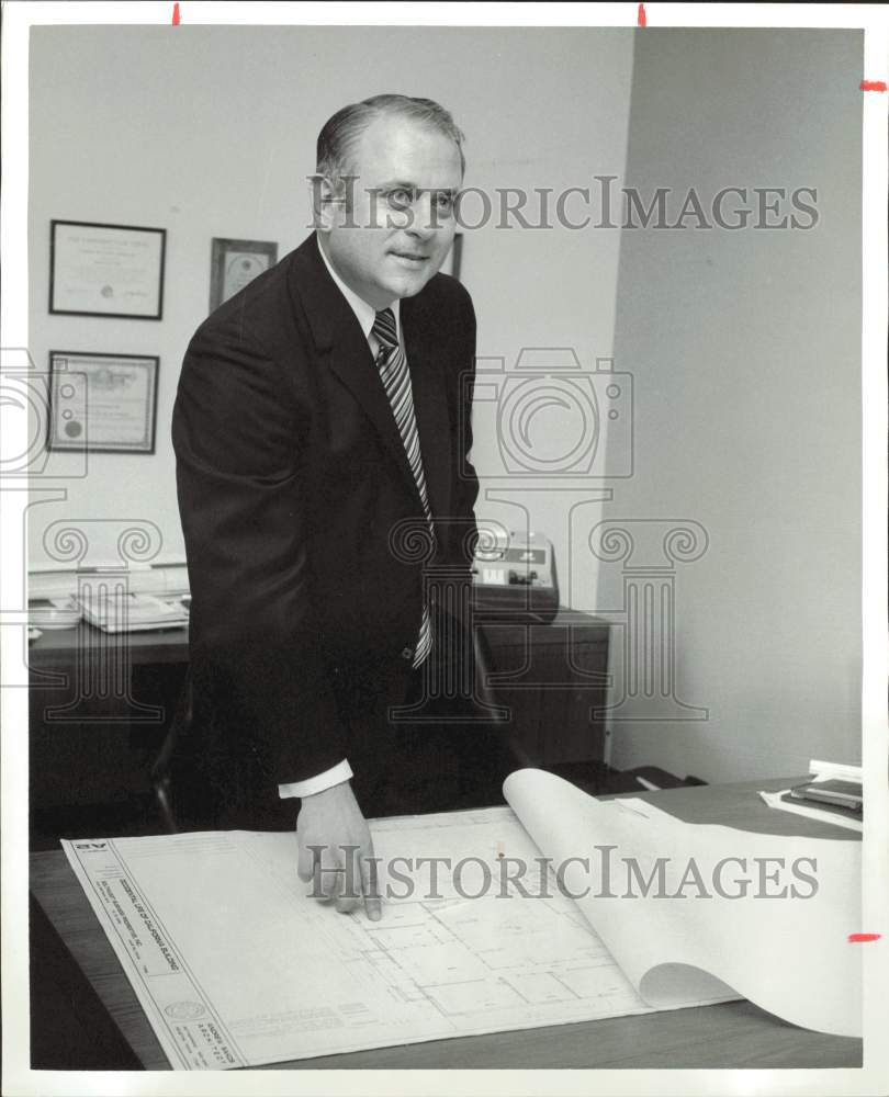 1970 Press Photo Dr. W.S. Newell, Southwest Properties owner and president.- Historic Images